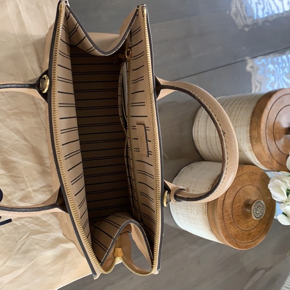 Pont Neuf Handbag Monogram Empreinte Leather MM - Picture 11 of 16